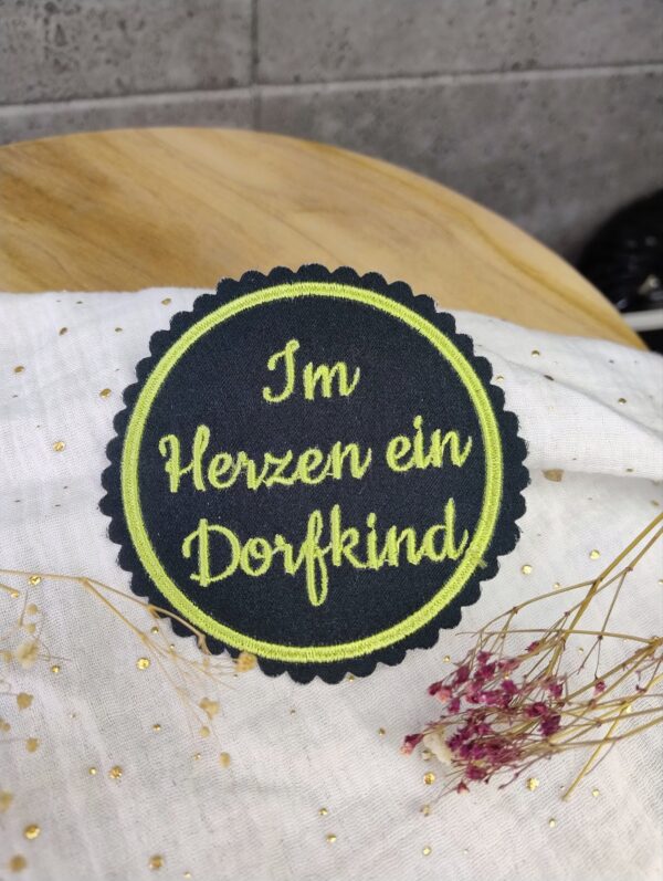 Schulkind Button " Im Herzen ein Dorfkind"