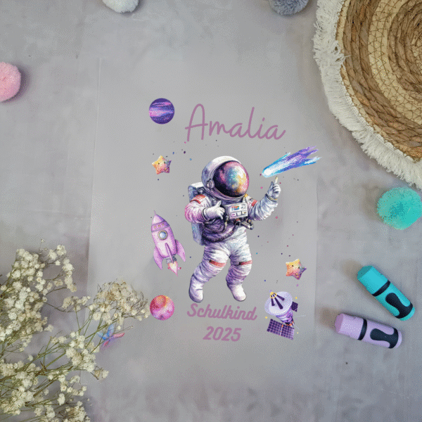 Bügelbild Astronaut Lila für Schultüte mit Namen / Datum A4