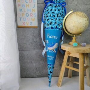 Schultüte zum Abtauchbär mit Blau Wal und Namen Leuchtgarn