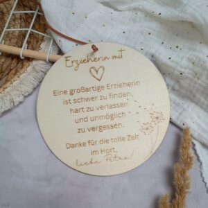 Holz  Anhänger Button Geschenk für Erzieherin