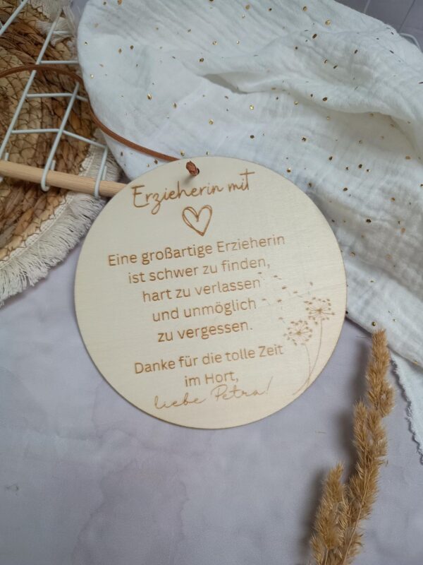 Holz  Anhänger Button Geschenk für Erzieherin
