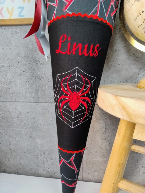 Schultüte zum Nina Yuma mit spinne und Namen – Bild 2