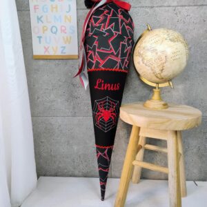 Schultüte zum Nina Yuma mit spinne und Namen