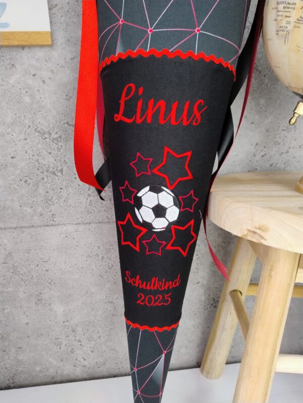 Schultüte zum  Dragon Darko mit Namen mit Fussball und Sternen – Bild 3