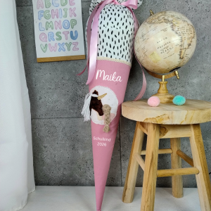 Schultüte mit Einhorn und 3 D Mähne und Mädchen auf wunsch mit Namen