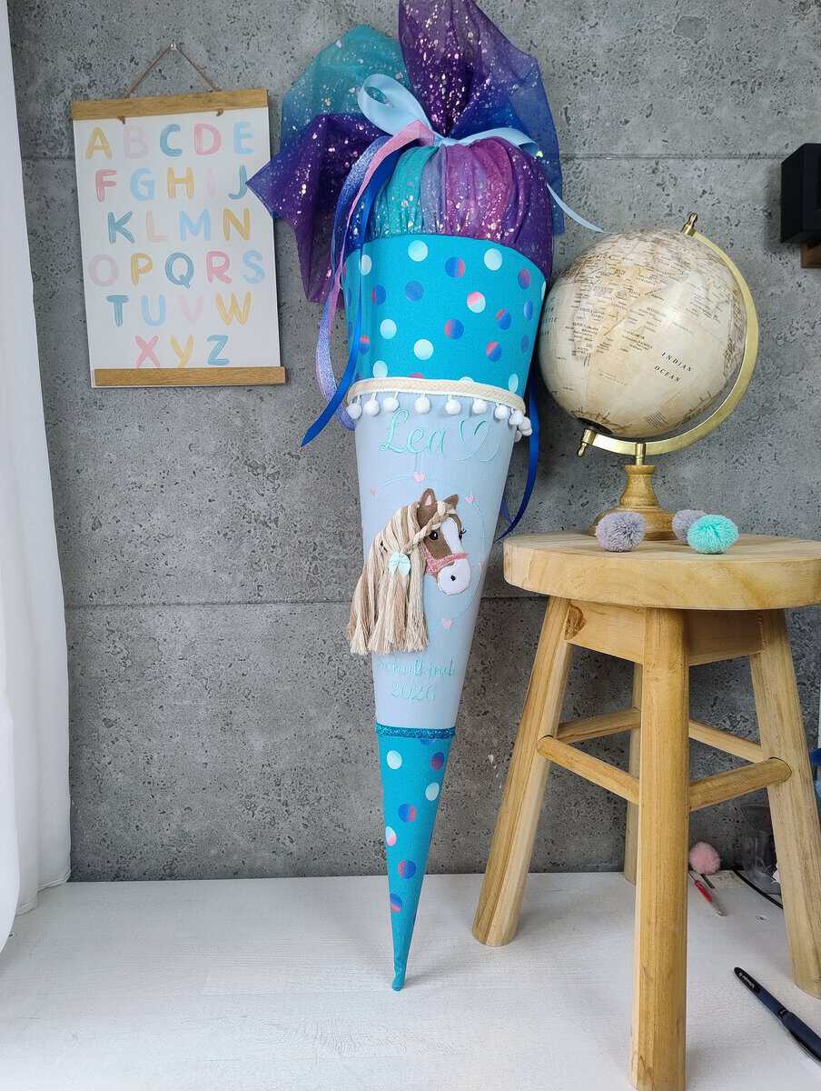 Schultüte zum Dolphin Finja mit 3d Pferd und Tüll und Namen