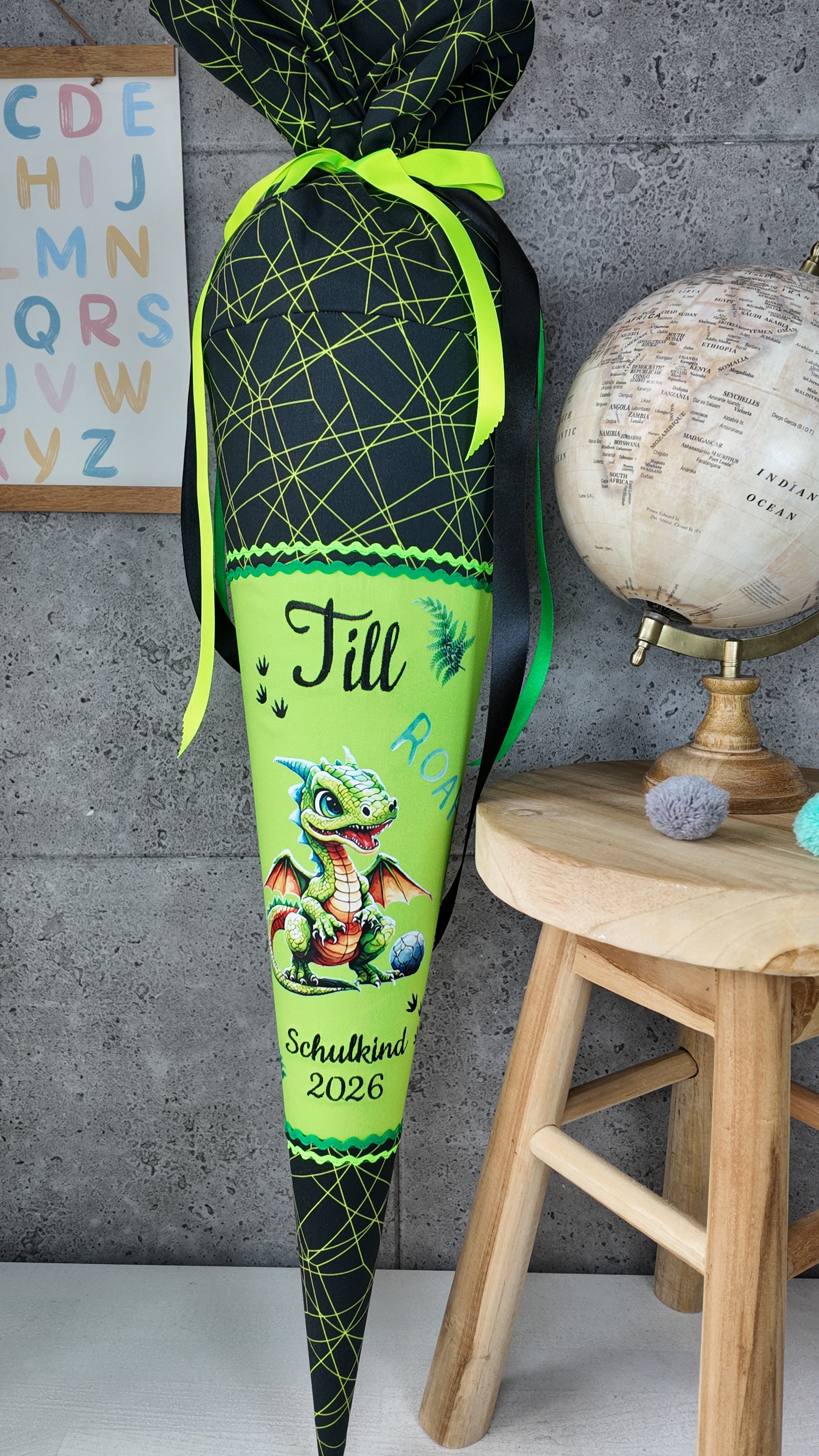 Schultüte zum  CyBär Race mit Drachen  Namen und Datum